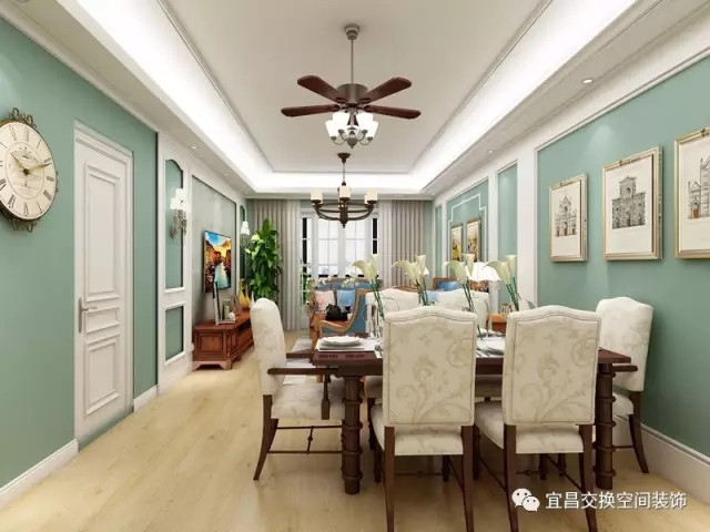 餐厅设计，家具的选材与客厅相呼应，整体层次感好，视觉上也更显通透、清爽，桌上的花，正宁静而蓬勃地开放在这个温馨的家里。